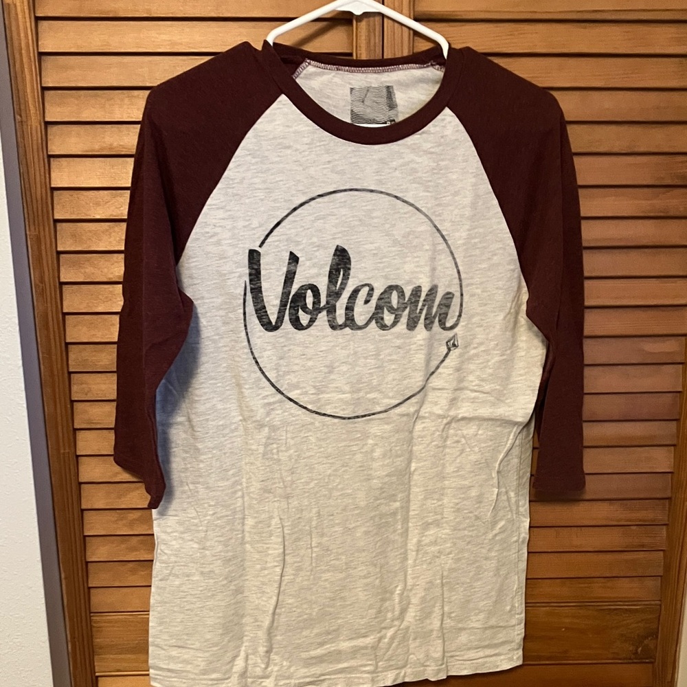 Volcom men’s size small tshirt